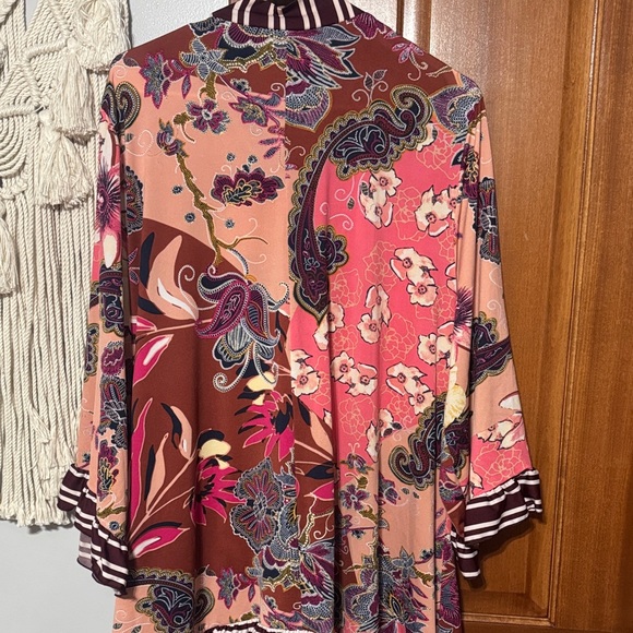 Zadie B’s Vibrant Floral Top with Striped Bow - Picture 2 of 2